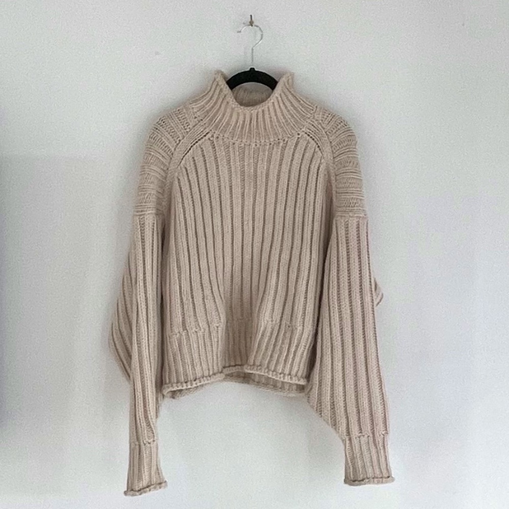 H&M Cropped Cable Knit Sweater | Cream | M